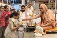 Teertha Vitarana; Picture Courtesy Shri Jaikishan Kandlur