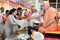 Teertha Vitarana; Picture Courtesy Shri Sadashiv Bana