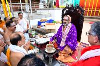 Teertha Vitarana; Picture Courtesy Shri Sadashiv Bana