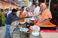 Memento distribution; Picture Courtesy Shri Sadashiv Bana