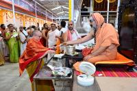 Memento distribution; Picture Courtesy Shri Sadashiv Bana