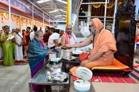 Memento distribution; Picture Courtesy Shri Sadashiv Bana