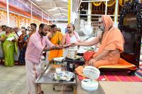 Memento distribution; Picture Courtesy Shri Sadashiv Bana