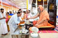 Memento distribution; Picture Courtesy Shri Sadashiv Bana