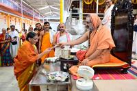 Memento distribution; Picture Courtesy Shri Sadashiv Bana