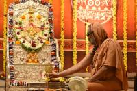 Shri Devi Pujana by HH Swamiji; Picture Courtesy Shri Abhinav Kalla
