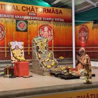 Shri Shiva Pujana by HH Swamiji; Picture Courtesy Shri Jaikishan Kandlur