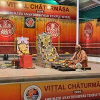 Shri Shiva Pujana by HH Swamiji; Picture Courtesy Shri Jaikishan Kandlur