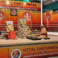 Shri Shiva Pujana by HH Swamiji; Picture Courtesy Shri Jaikishan Kandlur