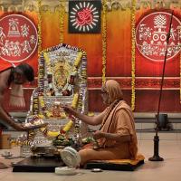 Shri Shiva Pujana by HH Swamiji; Picture Courtesy Shri Jaikishan Kandlur