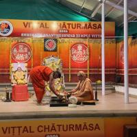 Shri Shiva Pujana by HH Swamiji; Picture Courtesy Shri Jaikishan Kandlur