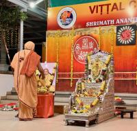 Shri Shiva Pujana by HH Swamiji; Picture Courtesy Shri Jaikishan Kandlur
