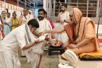 Teertha Vitarana; Picture Courtesy Shri Jaikishan Kandlur