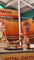 Shri Shiva Pujana by HH Swamiji; Picture Courtesy Shri Jaikishan Kandlur