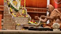 Shri Shiva Pujana by HH Swamiji; Picture Courtesy Shri Jaikishan Kandlur