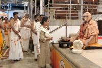 Teertha Vitarana; Picture Courtesy Shri Jaikishan Kandlur