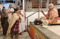 Teertha Vitarana; Picture Courtesy Shri Jaikishan Kandlur