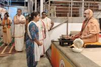 Teertha Vitarana; Picture Courtesy Shri Jaikishan Kandlur