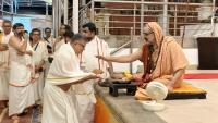 Teertha Vitarana; Picture Courtesy Shri Jaikishan Kandlur