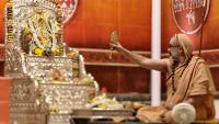 Shri Shiva Pujana by HH Swamiji; Picture Courtesy Shri Jaikishan Kandlur