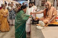 Teertha Vitarana; Picture Courtesy Shri Jaikishan Kandlur