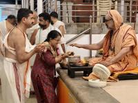 Teertha Vitarana; Picture Courtesy Shri Jaikishan Kandlur