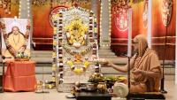 Shri Shiva Pujana by HH Swamiji; Picture courtesy Shri Jaikishan Kandlur