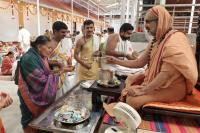 Teertha Vitarana; Picture Courtesy Shri Jaikishan Kandlur