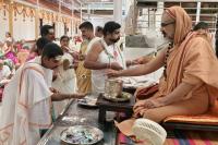 Teertha Vitarana; Picture Courtesy Shri Jaikishan Kandlur