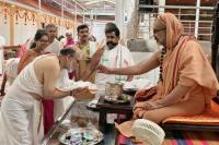 Teertha Vitarana; Picture Courtesy Shri Jaikishan Kandlur