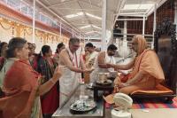 Teertha Vitarana; Picture Courtesy Shri Jaikishan Kandlur