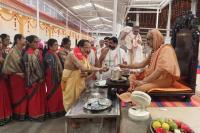 Teertha Vitarana; Picture Courtesy Shri Jaikishan Kandlur