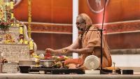 Shri Devi Pujana by HH Swamiji; Picture Courtesy Shri Jaikishan Kandlur