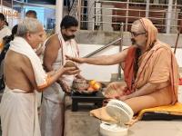Shri Devi Pujana by HH Swamiji; Picture Courtesy Shri Jaikishan Kandlur