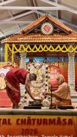 Shri Shiva Pujana by HH Swamiji; Picture Courtesy Shri Jaikishan Kandlur