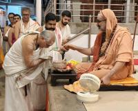 Teertha Vitarana; Picture Courtesy Shri Jaikishan Kandlur