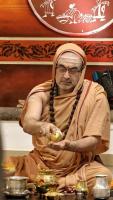 Shri Shiva Pujana by HH Swamiji; Picture courtesy Shri Jaikishan Kandlur