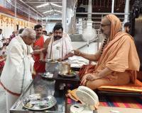 Teertha Vitarana; Picture Courtesy Shri Jaikishan Kandlur