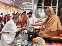 Teertha Vitarana; Picture Courtesy Shri Jaikishan Kandlur