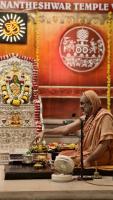 Shri Shiva Pujana by HH Swamiji; Picture Courtesy Shri Jaikishan Kandlur