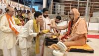 Teertha Vitarana; Picture Courtesy Shri Jaikishan Kandlur