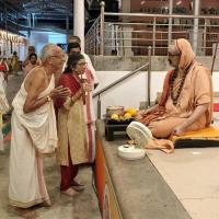 Teertha Vitarana; Picture Courtesy Shri Jaikishan Kandlur