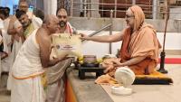 Tirtha Vitarana; Picture courtesy Shri Jaikishan Kandlur