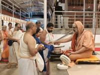Teertha Vitarana; Picture Courtesy Shri Jaikishan Kandlur