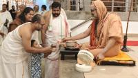 Teertha Vitarana; Picture Courtesy Shri Jaikishan Kandlur