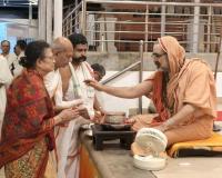 Teertha Vitarana; Picture Courtesy Shri Jaikishan Kandlur
