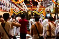 Mandala Puja & Shri Vedavyasa Puja by HH Swamiji; Picture courtesy Shri Sadashiv Bana