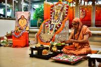Mandala Puja & Shri Vedavyasa Puja by HH Swamiji; Picture courtesy Shri Sadashiv Bana