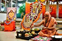 Mandala Puja & Shri Vedavyasa Puja by HH Swamiji; Picture courtesy Shri Sadashiv Bana