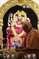 Shri Devi Pujana by HH Swamiji; Picture Courtesy Shri Abhinav Kalla